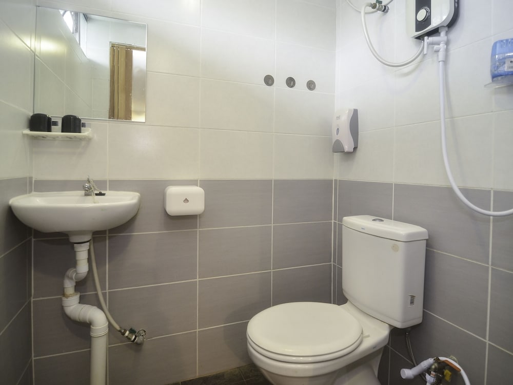 Фото Oyo 89465 Golden Lounge