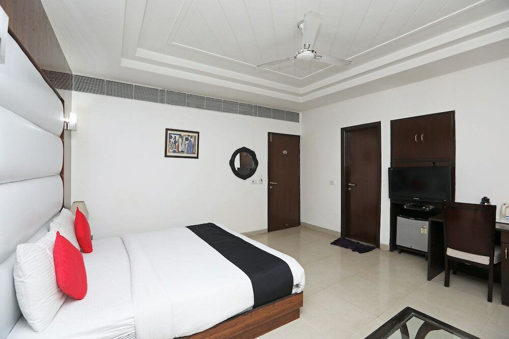 Фото Capital O 445 Impress Hotel