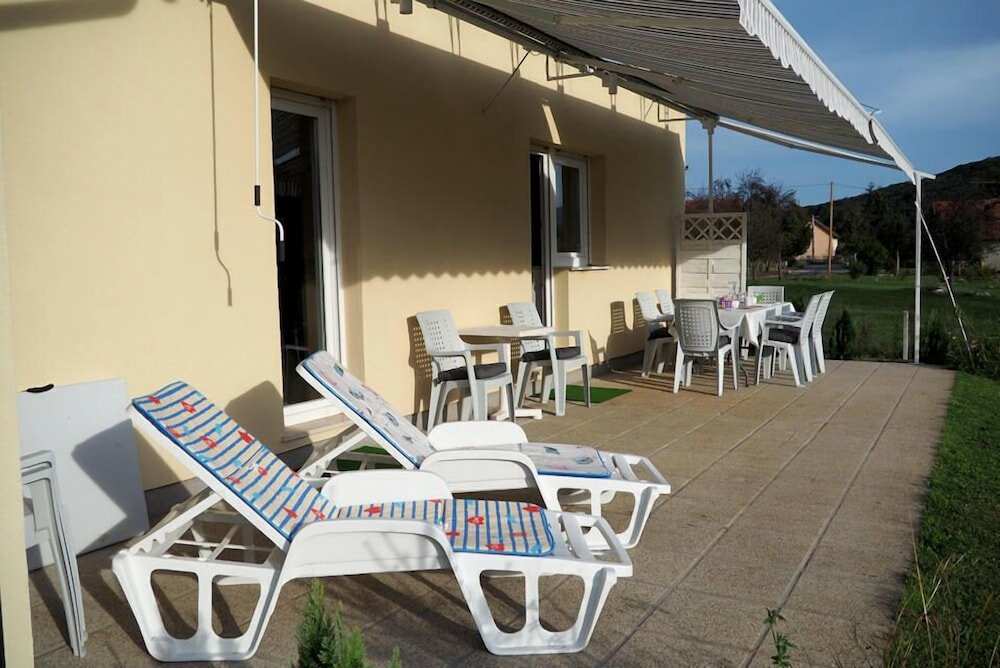 Фото AD Astra House