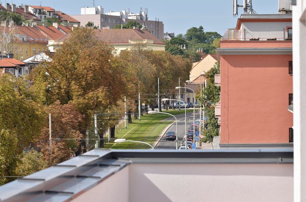 Фото Downtown Suites Belohorska