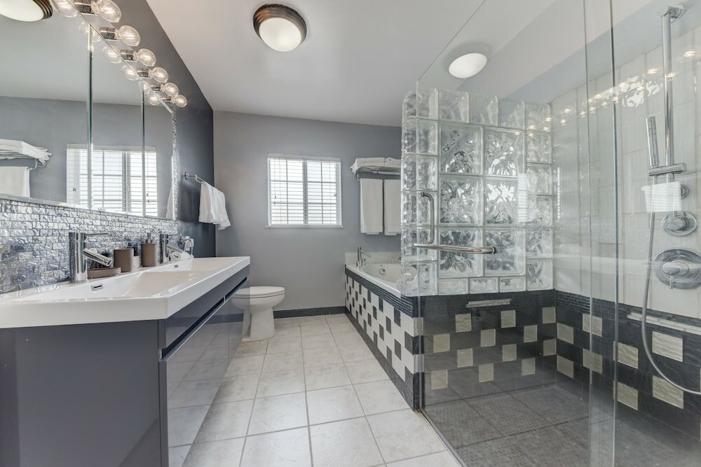 Фото Sanctuary Pond and Pool