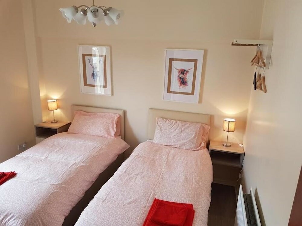 Фото Chamberlain Too