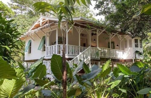 Гостиница Hotel Aguas Claras в Провинции Лимон