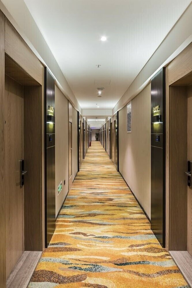 Фото Hollyston Hotel of Chengdu