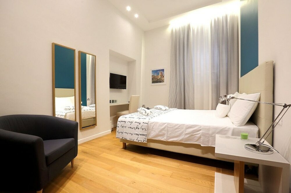 Фото Sofia's Suites Guesthouse