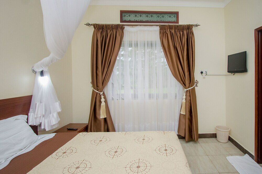 Фото Kanfi Hotel