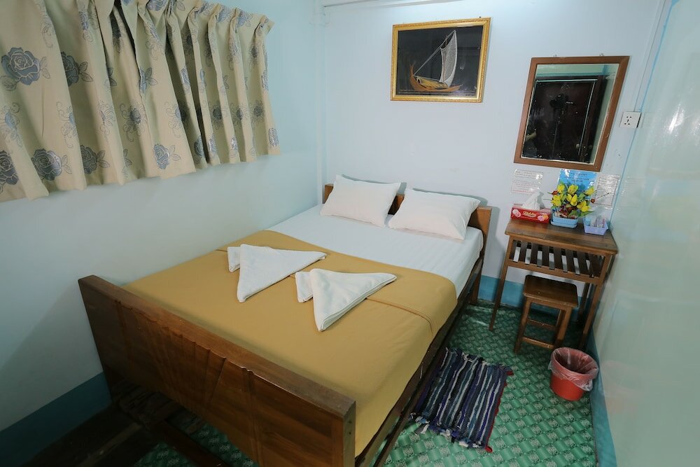 Фото Chan Myae Thar Guest House Yangon