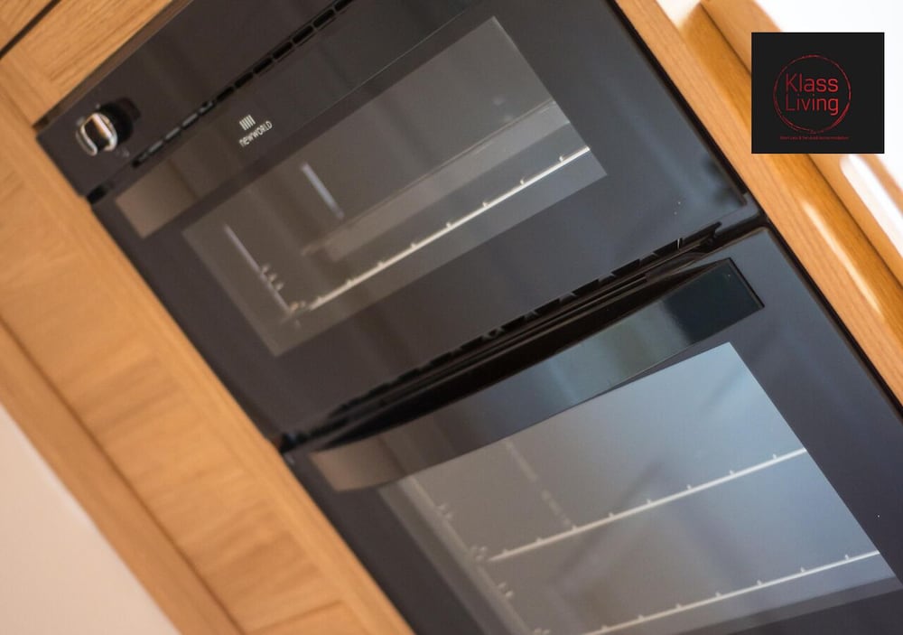 Фото Two Bedroom House by Klass Living Serviced Accommodation Hamilton - Kenmar House With Parking & WiFi