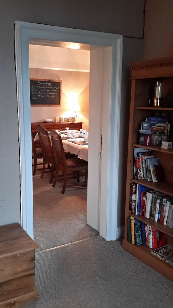 Фото The School House