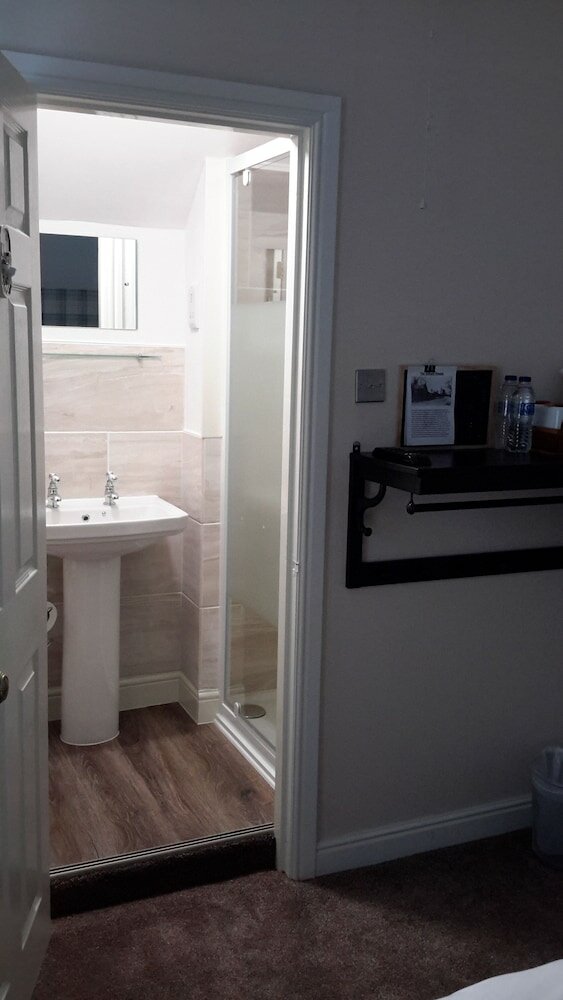 Фото The School House