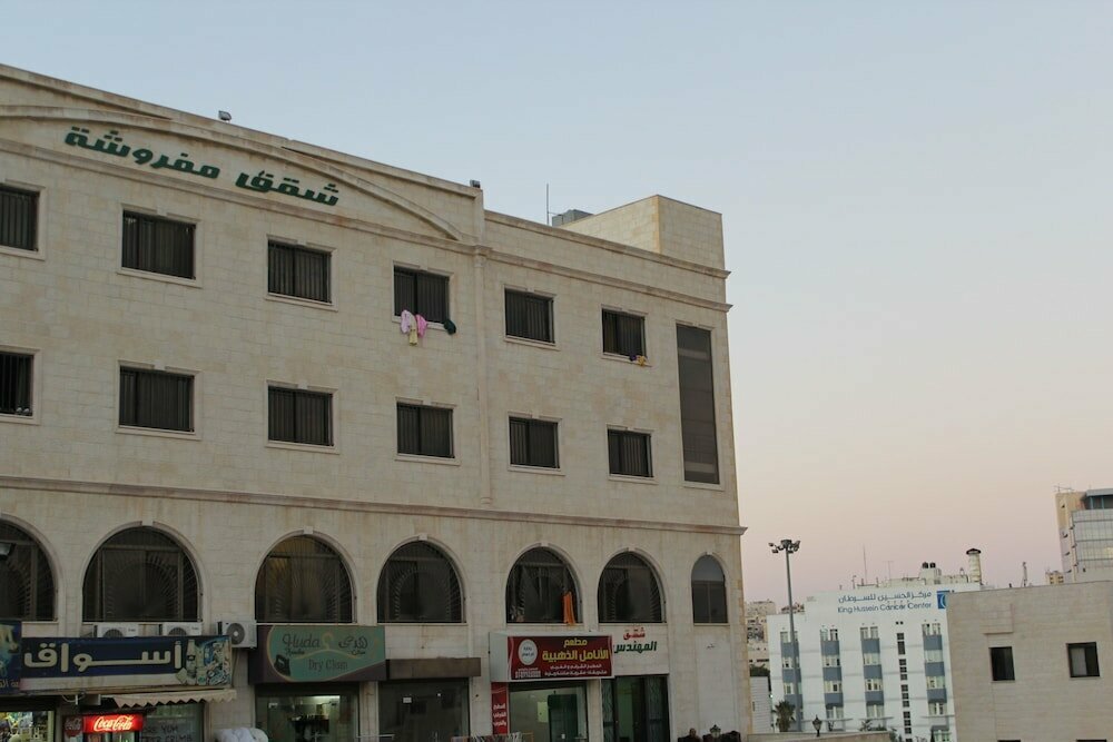 Hotel Almohandes Hotel apartment, Amman, photo