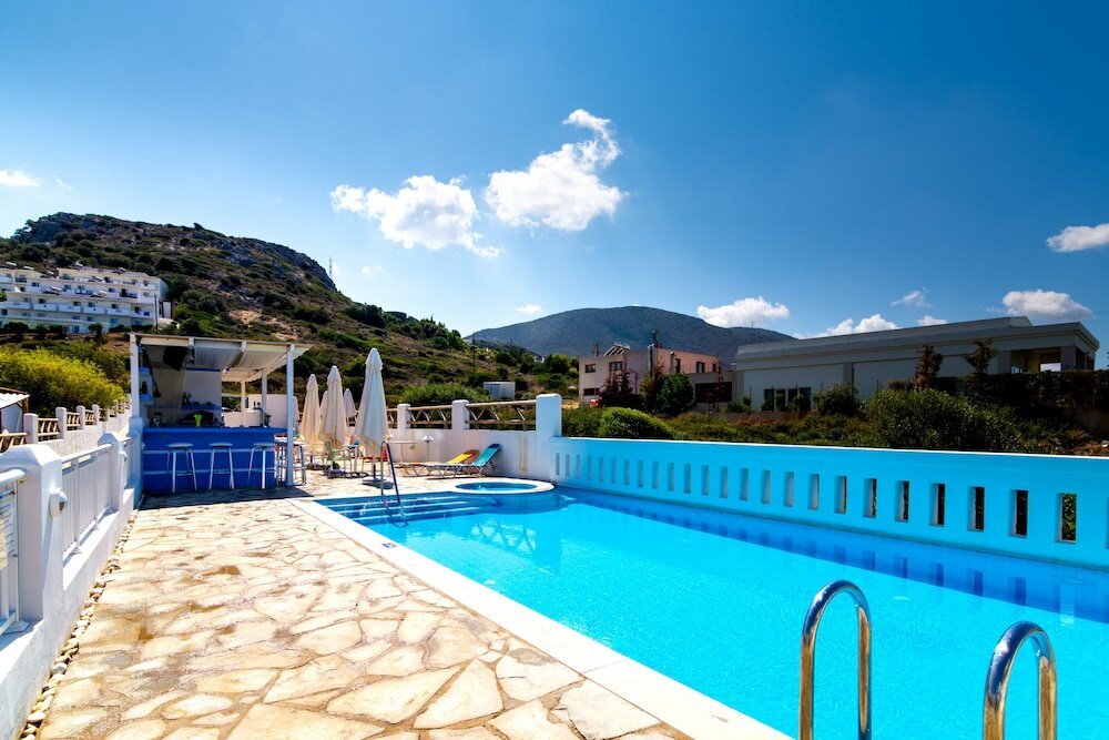 Фото Okirroi Villas