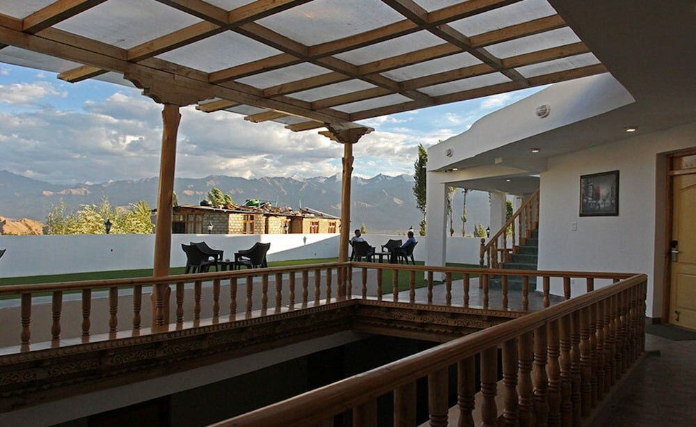 Фото Tih Hotel Chonjor Residency