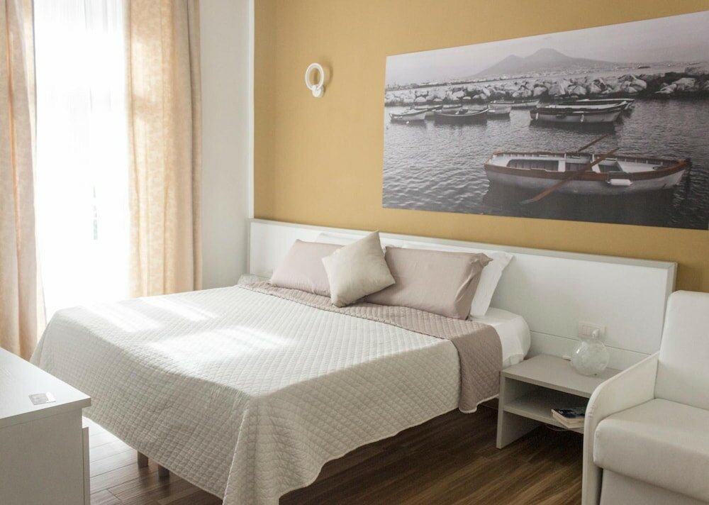 Фото Rooms Stazione Centrale