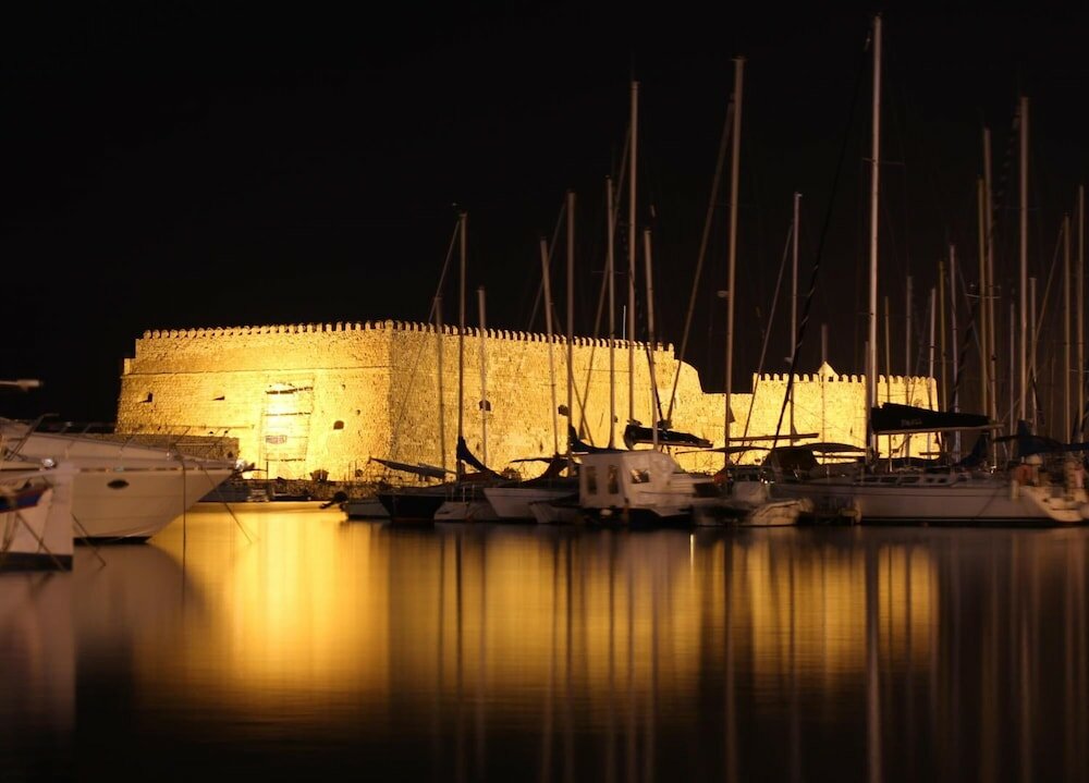 Фото Infinity City Boutique Hotel