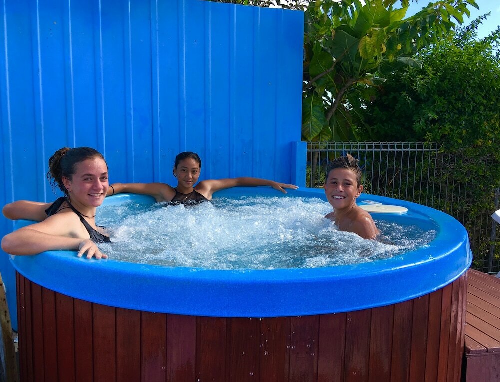 Фото The Polynesian Apartments