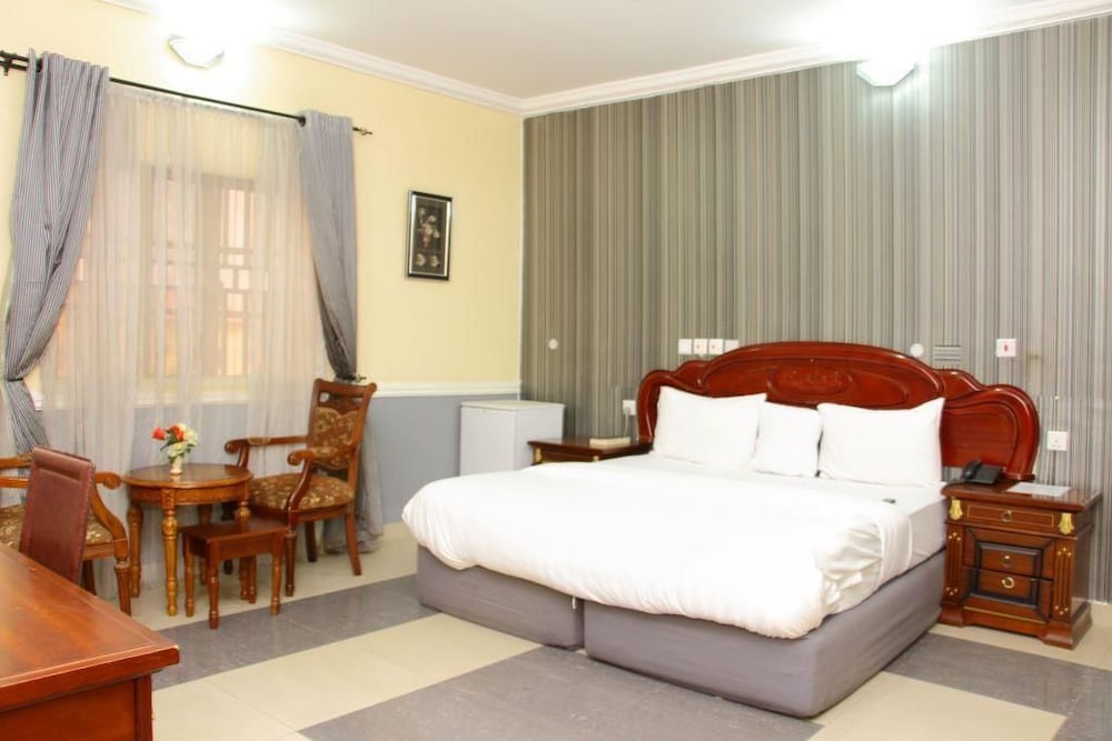 Фото отеля 2