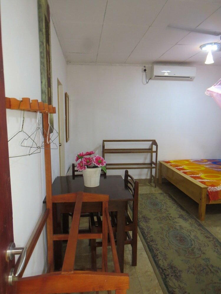 Фото Thisara Guest Hotel Rooms