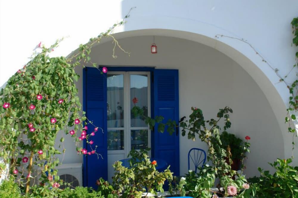 Фото Karabo Hotel