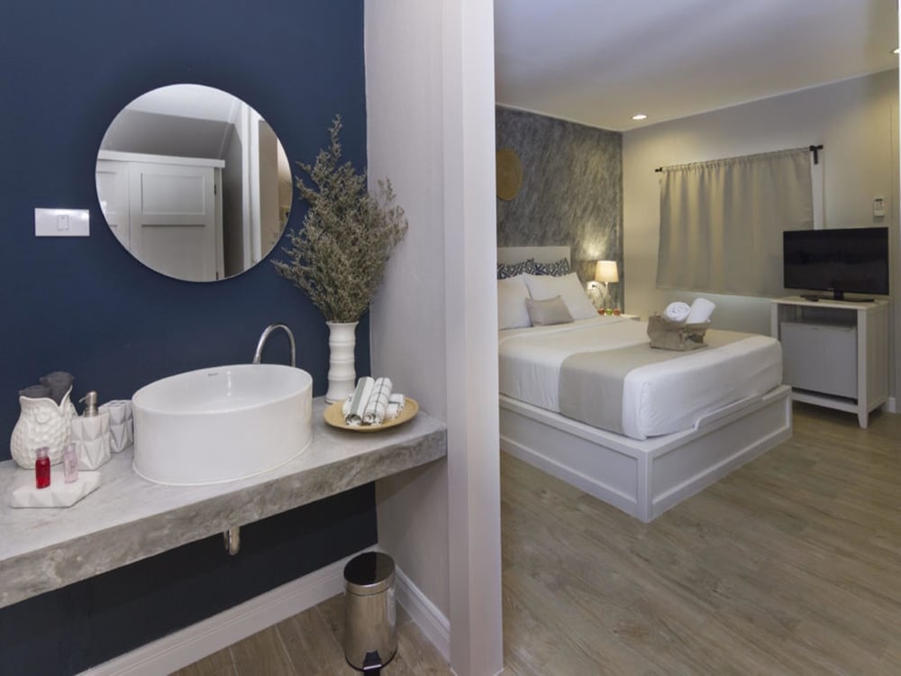 Фото Let's Hyde Pattaya Resort & Villas