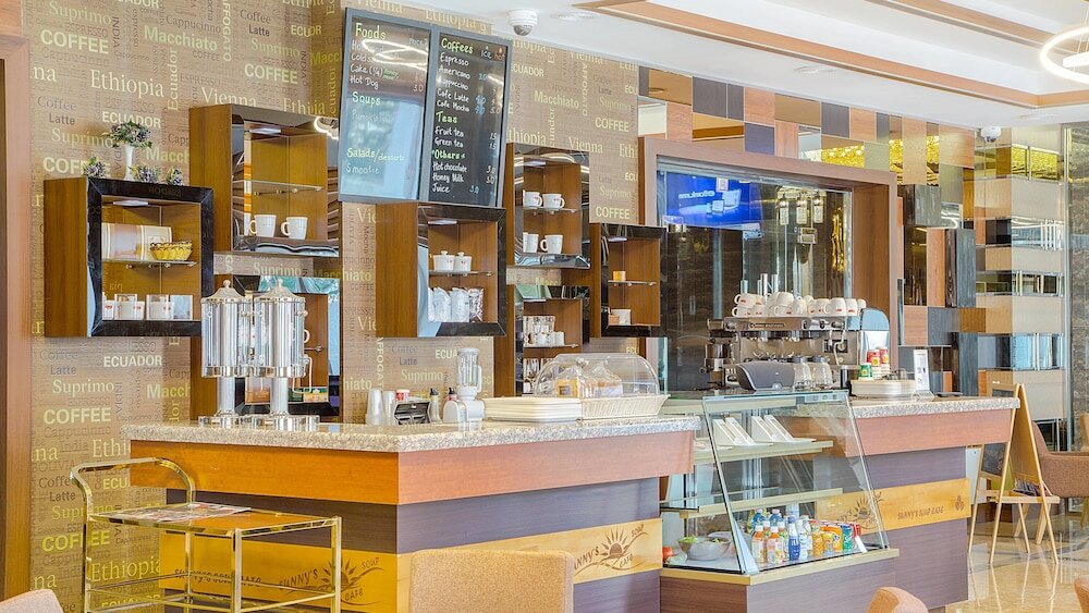 Фото The Grand Hill Hotel