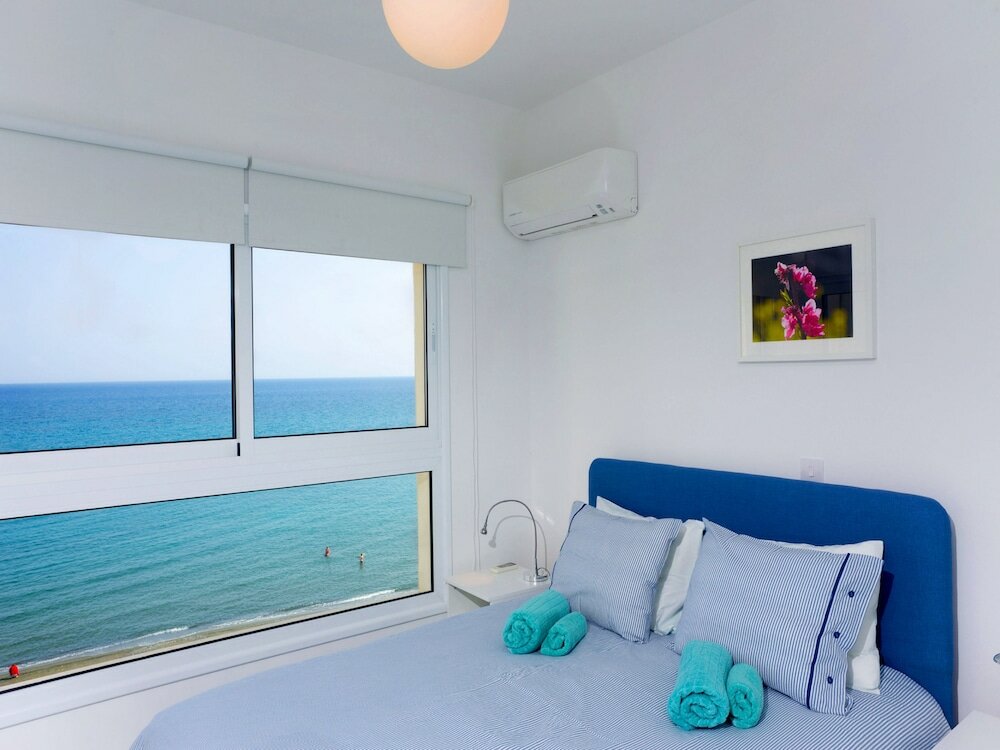 Фото Limassol on the Beach Apartment