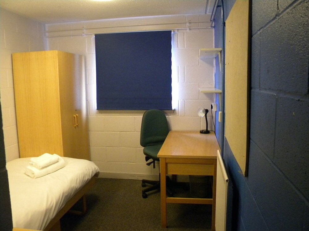 Фото Woolmanhill City Centre - Campus Accommodation