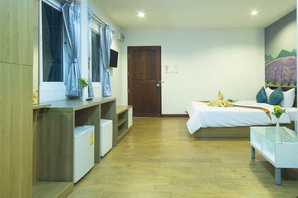 Фото Sea Breeze Residence