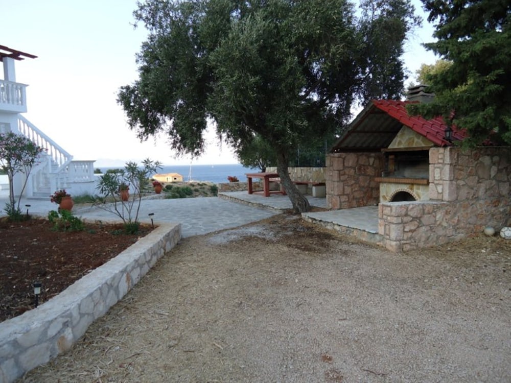 Фото Mikro Nisi Studios