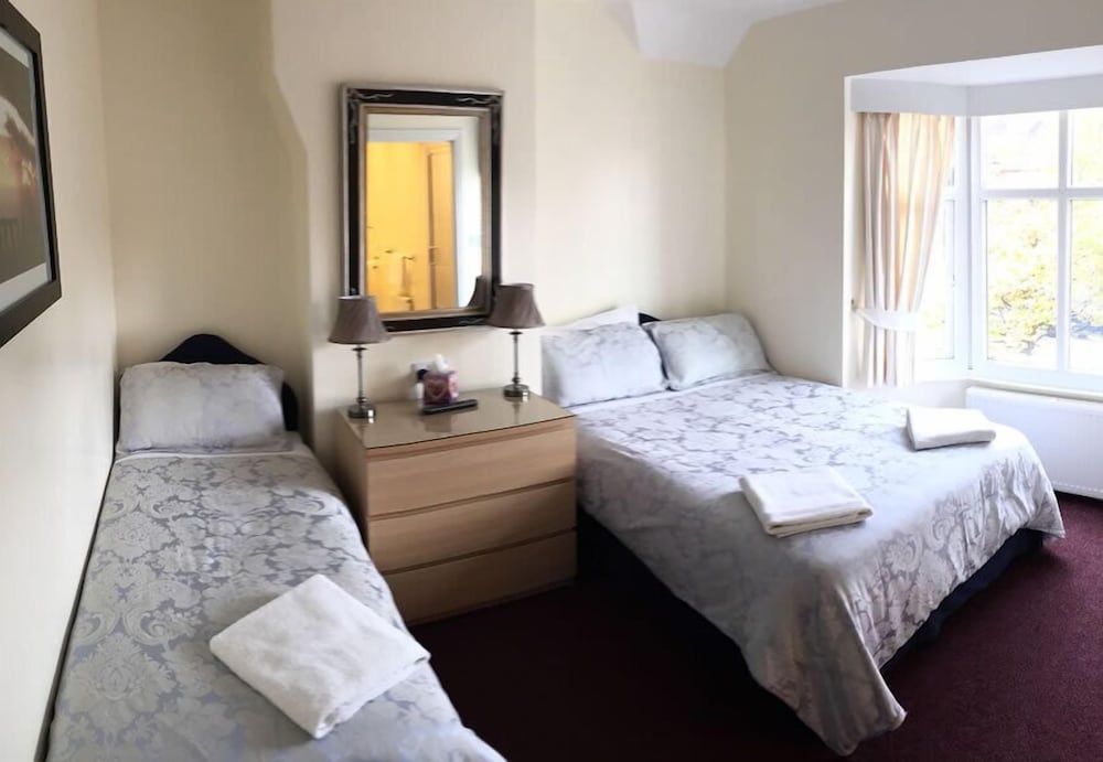 Фото The Willows