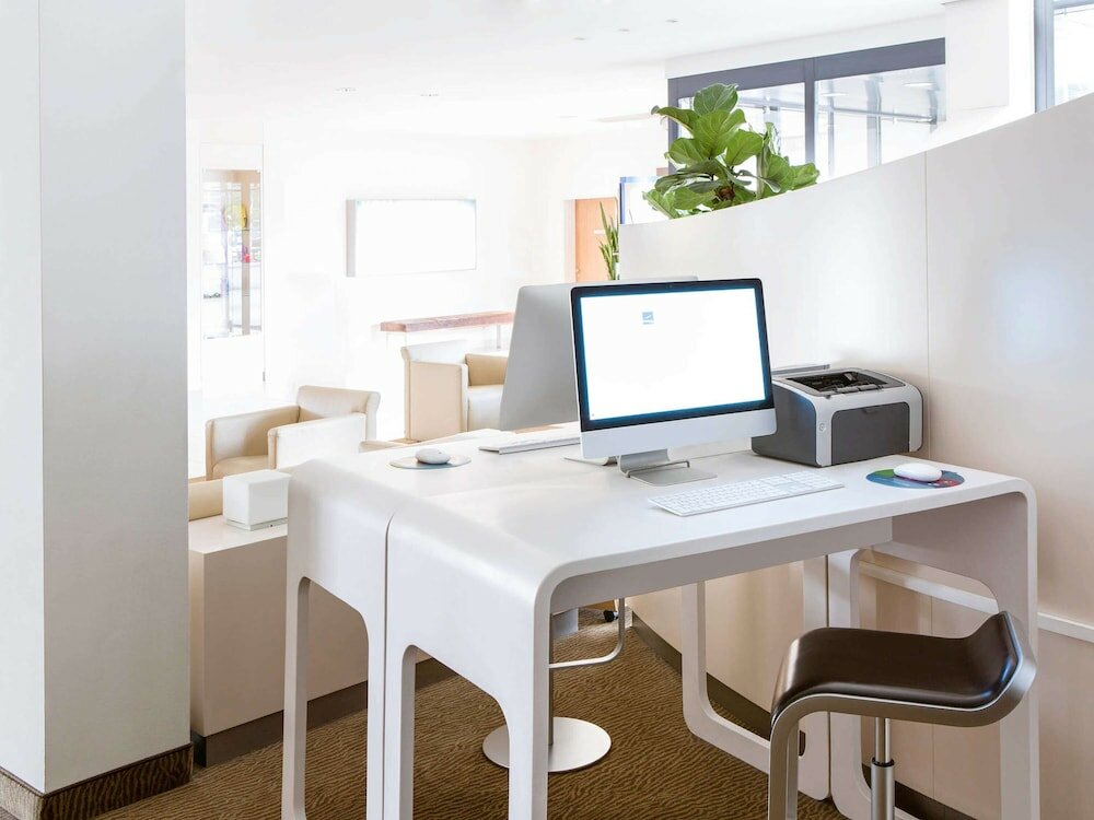 Фото Novotel Hamburg City Alster