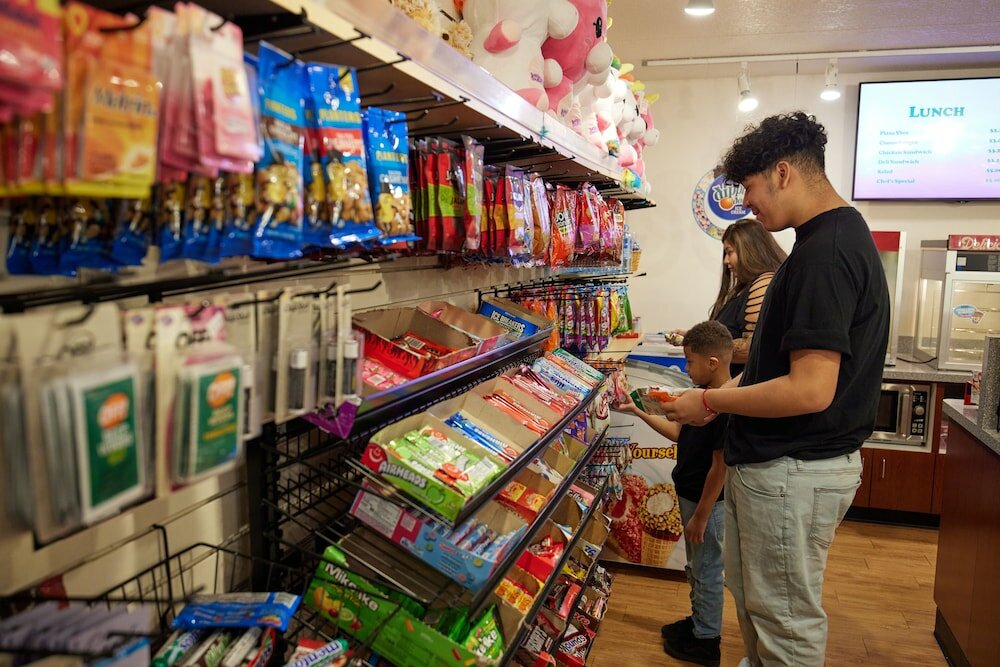 Фото Adventureland Inn