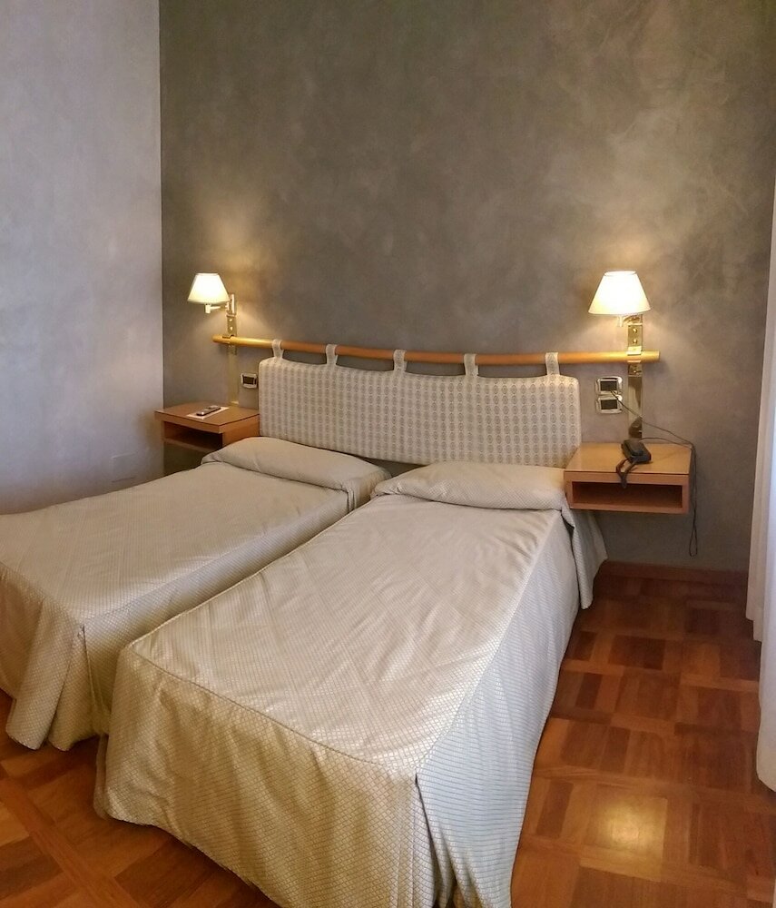 Фото Hotel Meeting Roma