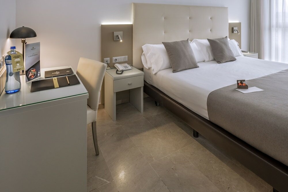 Фото Hotel SERHS Del Port