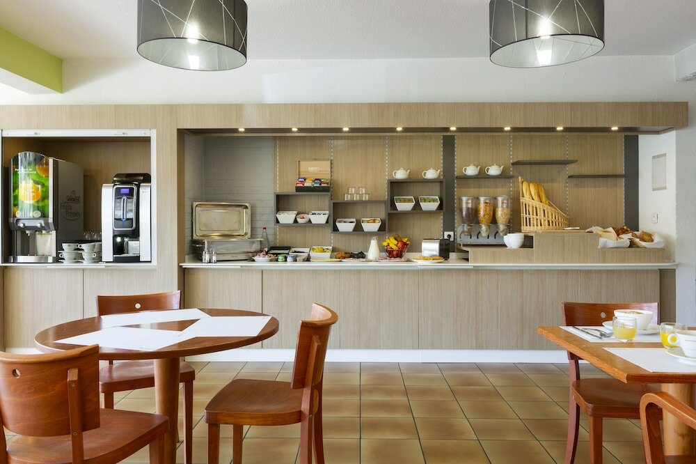 Фото Comfort Hotel Lille Lomme