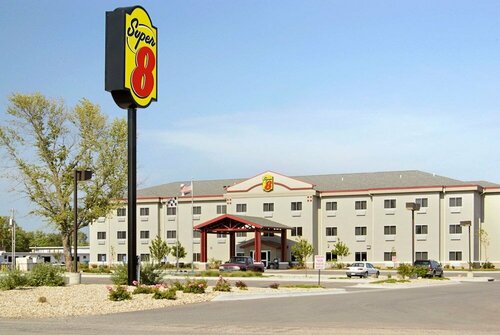 Гостиница Super 8 by Wyndham Topeka at Forbes Landing в Топике