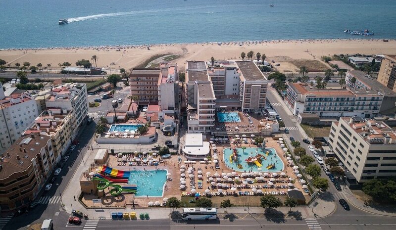 Гостиница Hotel Sorra Daurada Splash в Мальграт-де-Маре