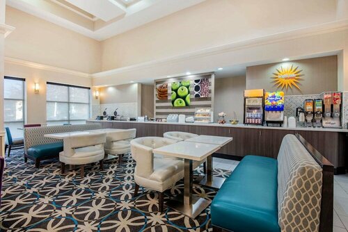 Гостиница La Quinta Inn & Suites by Wyndham Newark - Elkton в Ньюарке