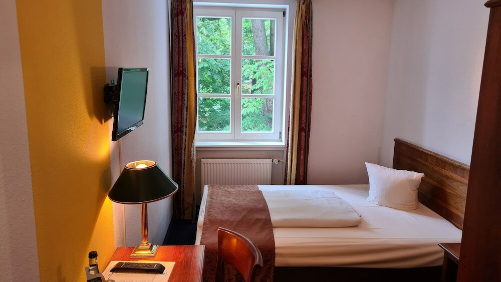 Фото Hotel Königin Olga