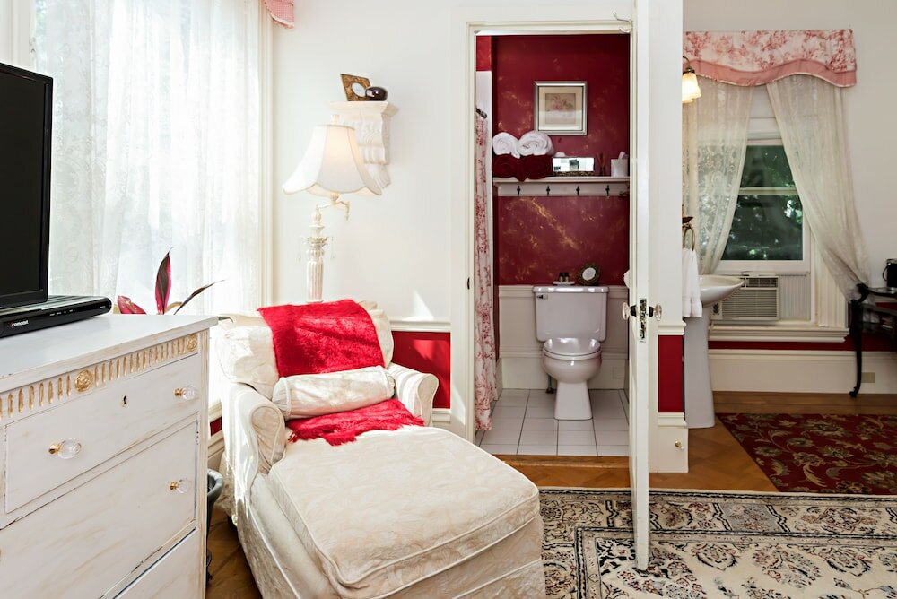 Фото The Silver Fountain Inn