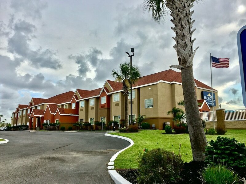 Гостиница Microtel Inn & Suites by Wyndham Aransas Pass/Corpus Christi