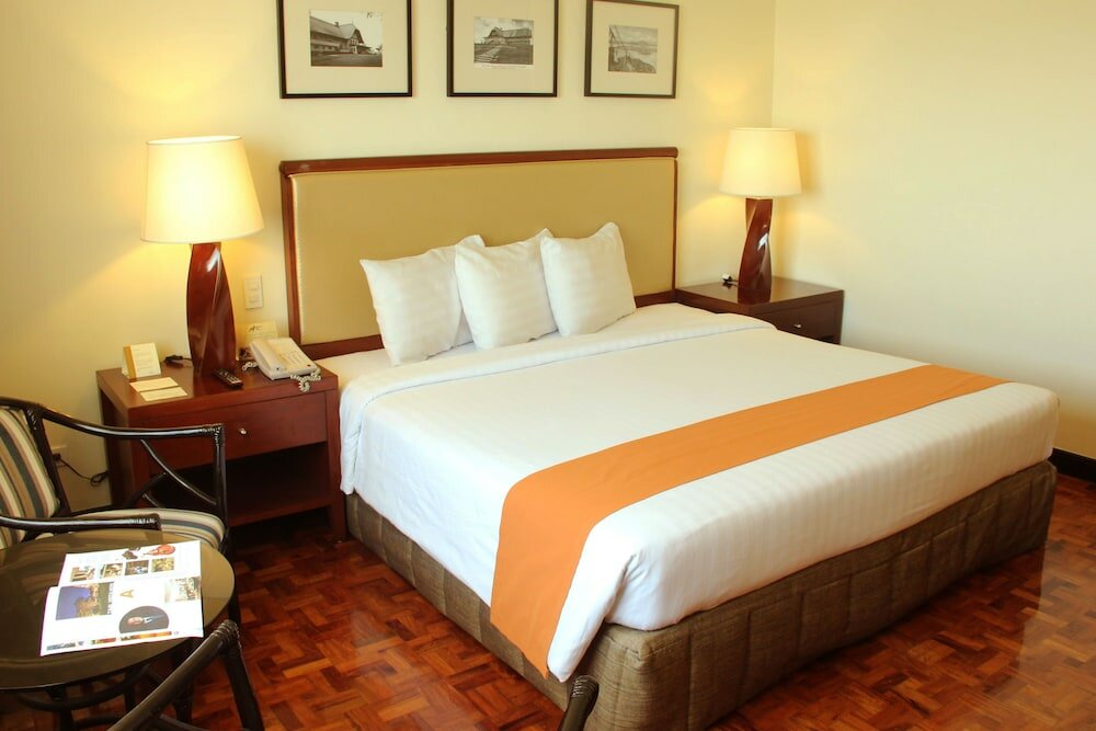 Фото Taal Vista Hotel