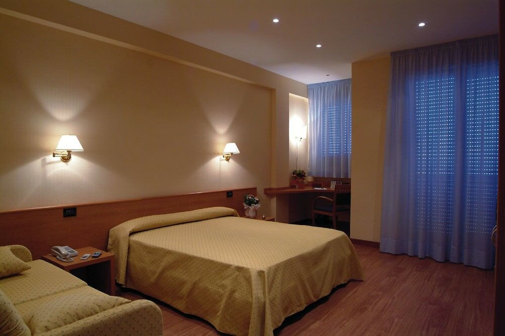 Фото Hotel Touring Falconara Marittima