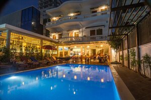 Гостиница Poolside Villa - Hostel