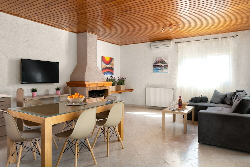 Фото House of Paradise in front of the golf court-sea