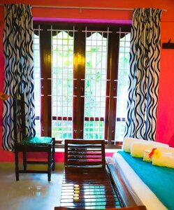 Гостиница Nutshell Airport Retreat by the Sea