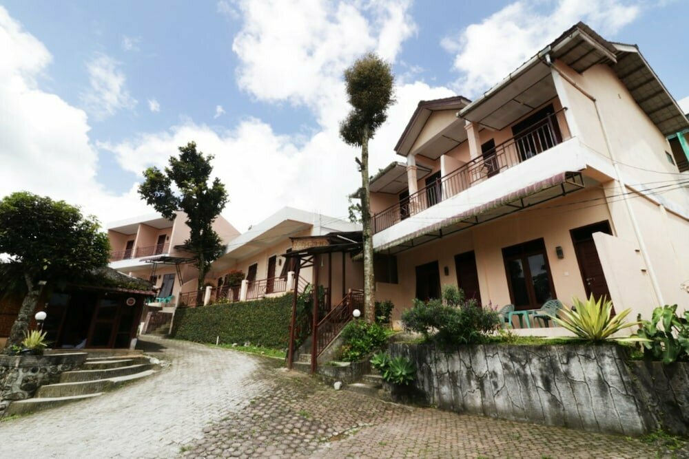 Hotel Villa Keluarga Bre Batunanggar, North Sumatra, photo