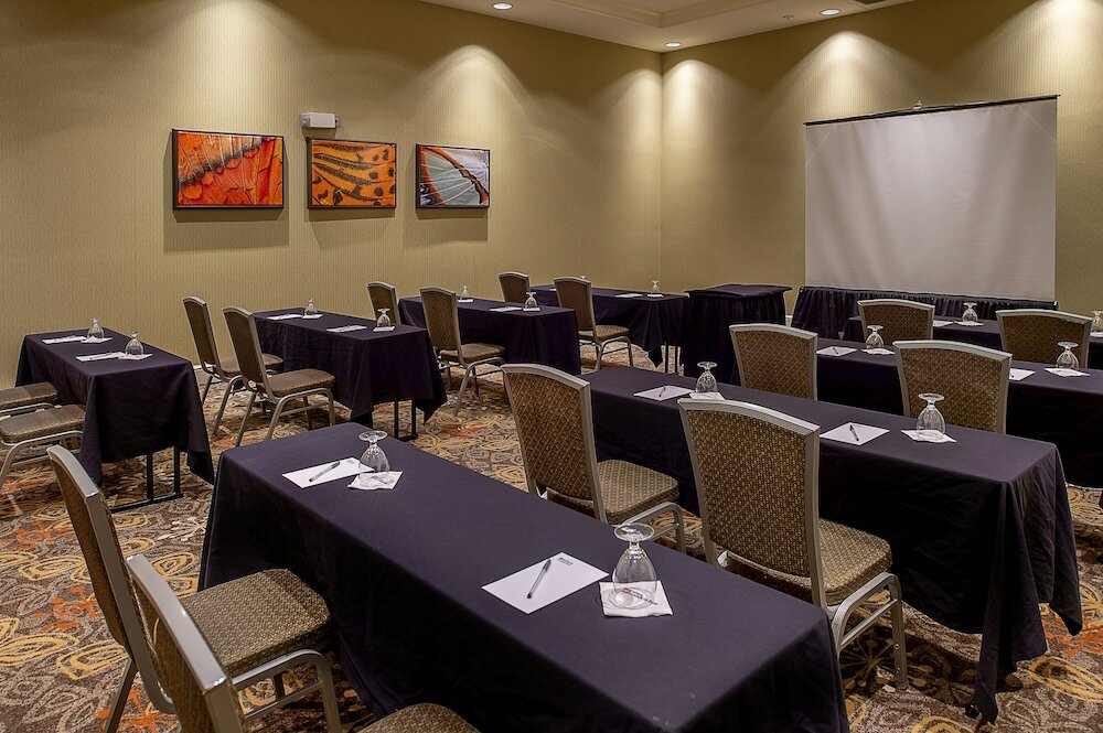 Фото Hilton Garden Inn St. Louis Airport