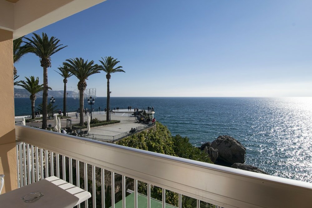 Фото Hotel Balcón de Europa