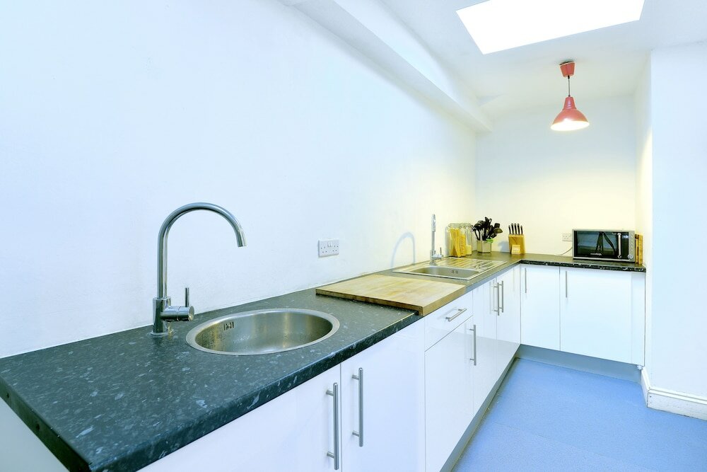 Фото Gallery Hyde Park Hostel